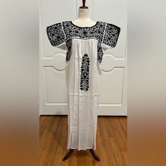 San Antonino Maxi Dress,Oaxaca Mexican dress.Hand Embroidered with Silk Threads. - Picture 1 of 8